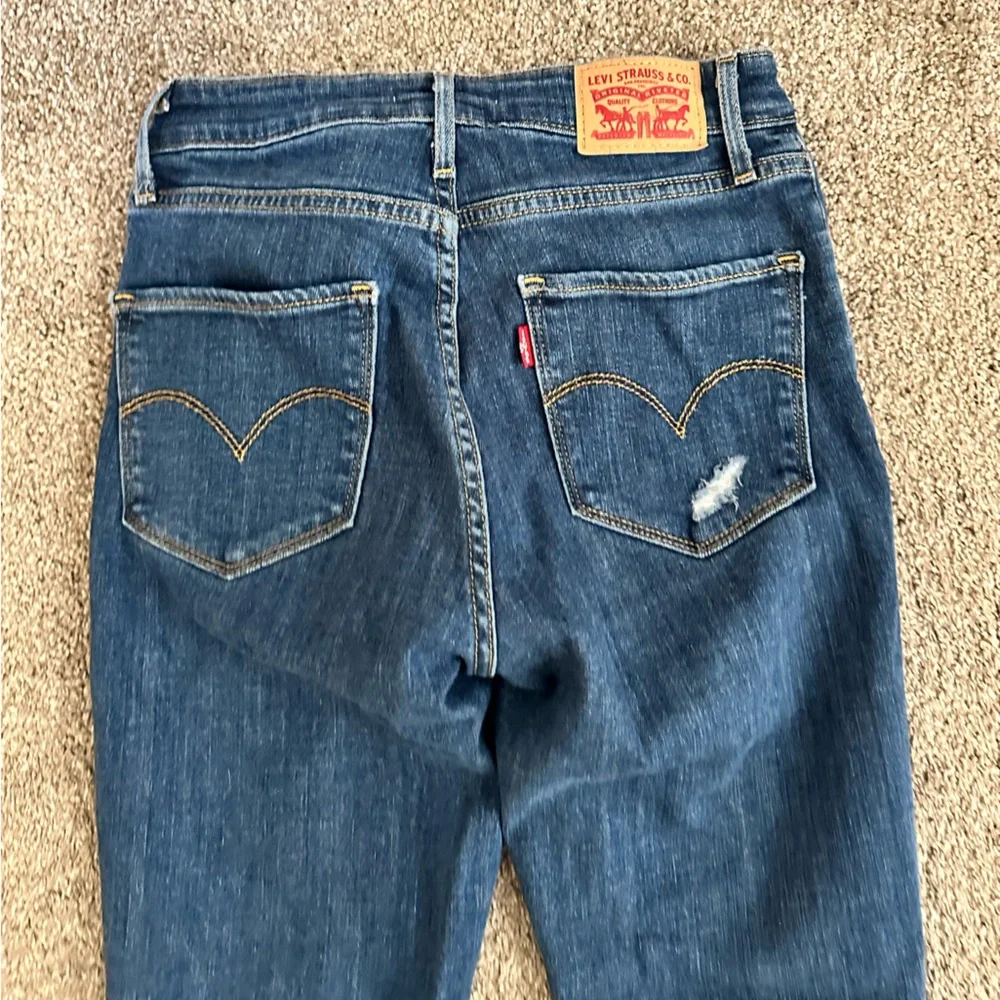 Levis High Rise Skinny - Picture 7 of 10